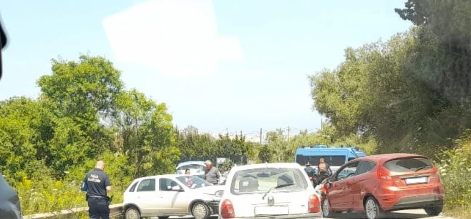 Siracusa – Scontro frontale tra due auto in bus Elorina