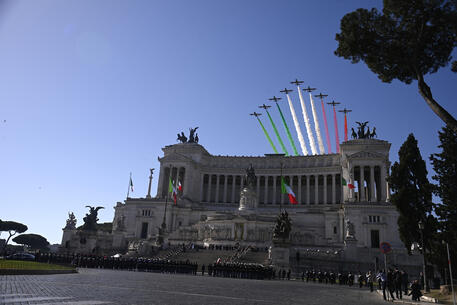 2 giugno, festa della Repubblica: Mattarella all’Altare della Patria, ‘L’Italia vuole la pace’