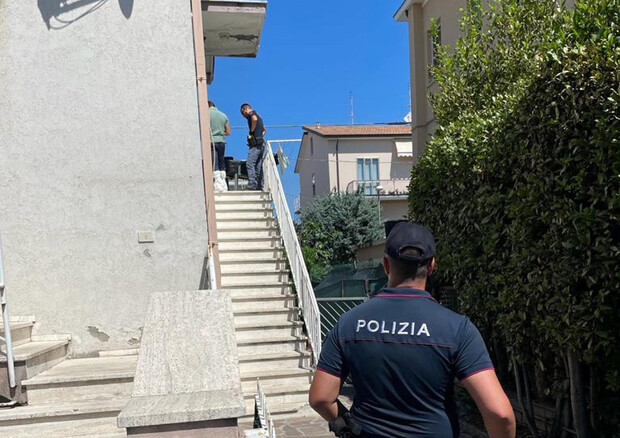 L’ennesimo femminicidio – Donna uccisa a Rimini: arrestato il compagno