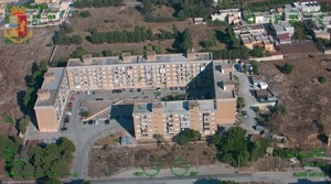 Droga, blitz nel "fortino" dello spaccio a Marsala: arrestato pusher  -Ritrovati un chilogrammo di marijuana e 50 grammi di cocaina