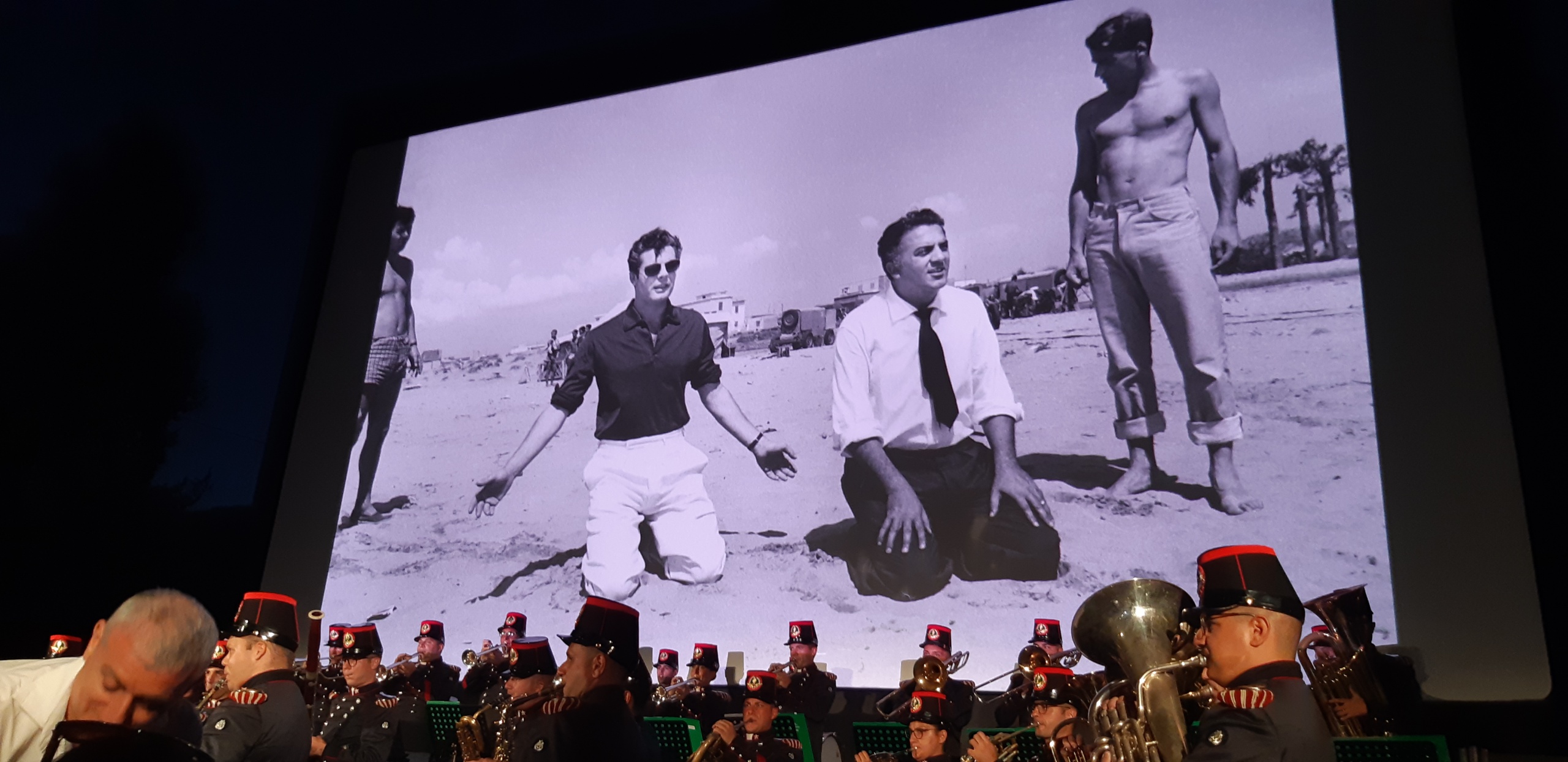 Via Veneto diventa una grande sala cinematografica con “Vacanze romane”