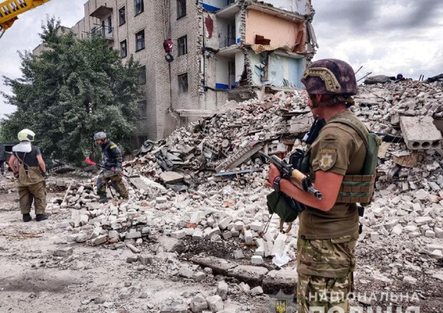 Ucraina – Missili sul Donetsk, 6 morti 30 persone sotto le macerie
