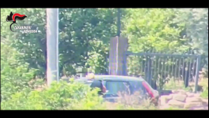 Francofonte, sfugge alla cattura ma viene rintracciato in una casa di campagna a Militello