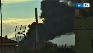 Incendio ecomac augusta in atto