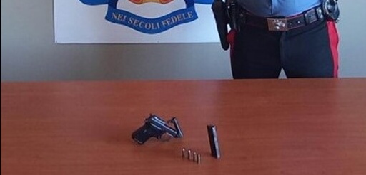 Pistola in auto, arrestato consigliere comunale di Adrano nel Catanese