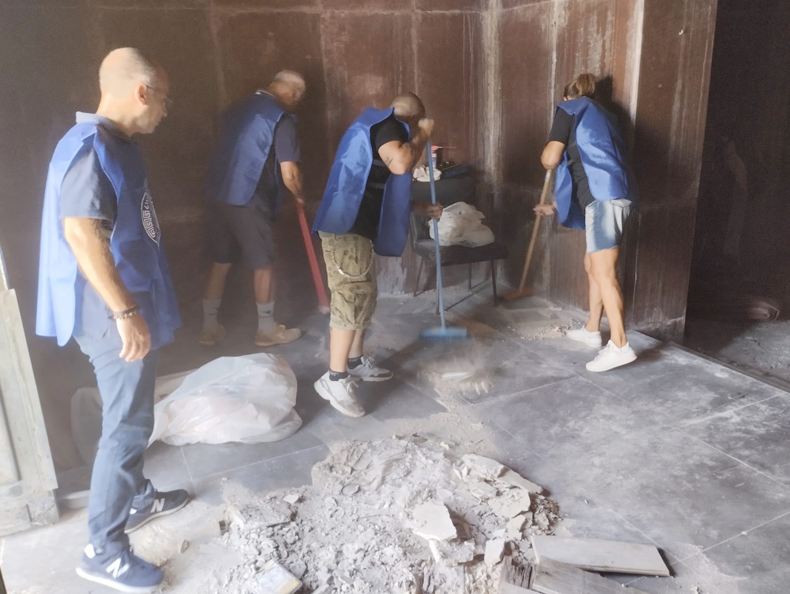 Siracusa – I Guardiani di Aretusa ripuliscono l’interno del Monumento ai Caduti d’Africa