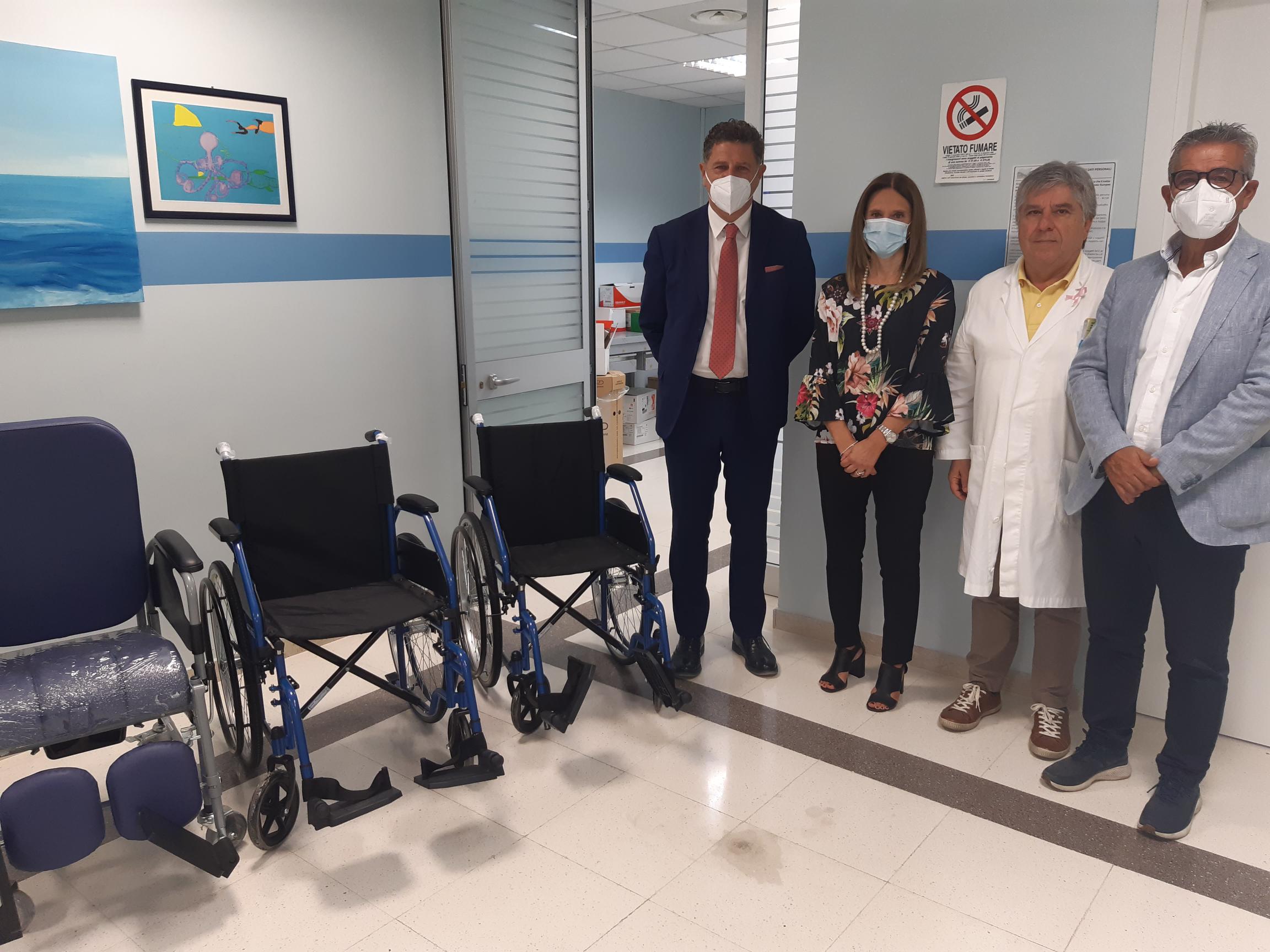 Siracusa – Sedie a rotelle per l’oncologia in memoria di graziella calcagno