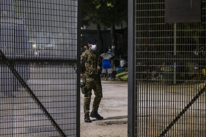 Hotspot di Lampedusa, Csa-Cisal scrive a Prefetto di Agrigento e Croce Rossa: “Subito un incontro per tutelare gli operatori