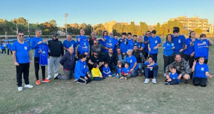 Tifosi della Curva Anna donano le maglie del Siracusa ai ragazzi della Filippide
