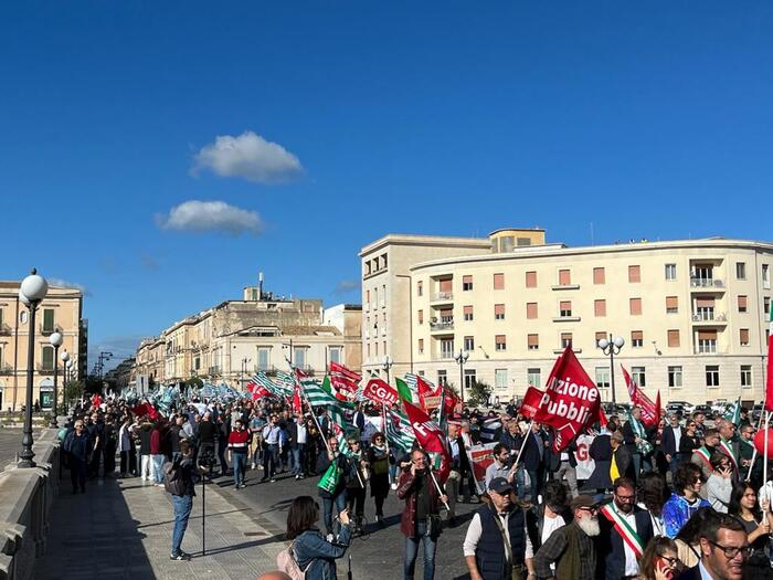 Mobilitazione generale Siracusa contro il rischio di default economico