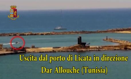 Operazione ‘Mare aperto’ – scafisti salvano dalla Sicilia per caricare migranti in Tunisia