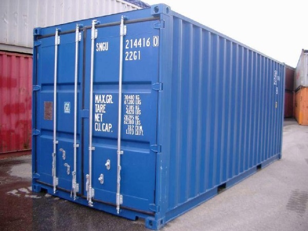 Siracusa – Cerca di rubare attrezzature all’interno di un container: denunciato per tentato furto