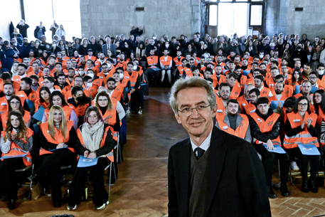 Operatori ecologici con Laurea: a Napoli, in 12 firmano contratto