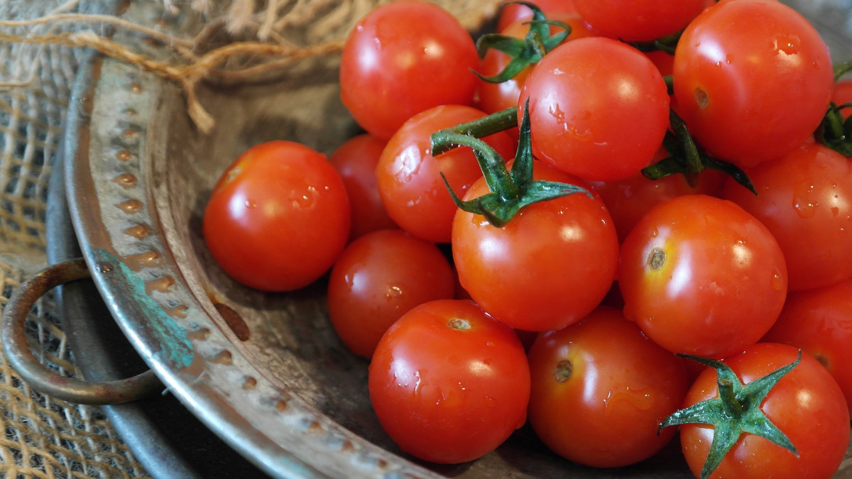 Pachino, pomodori accatastati: è crisi profonda