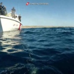 Catania, turista infortunata sulla scogliera – Soccorsa dai Vigili del Fuoco e dalla Guardia Costiera