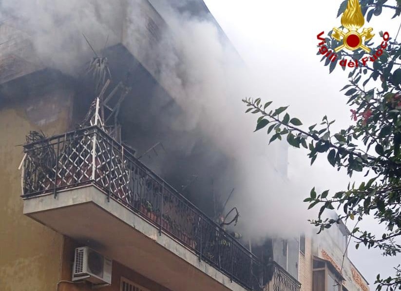 Catania: incendio in abitazione – trovata all’interno una persona carbonizzata