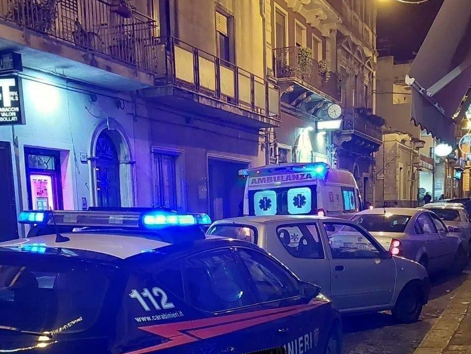 Santa Maria di Licodia – Tentata rapina ai danni di una gioielleria: ferito il proprietario