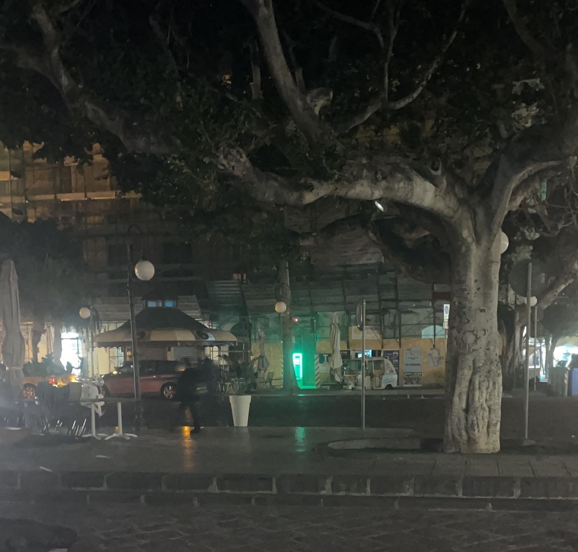 Siracusa – On. Vinciullo: buio pesto a piazza Pancali, a rischio la sicurezza dei cittadini e dei turisti.