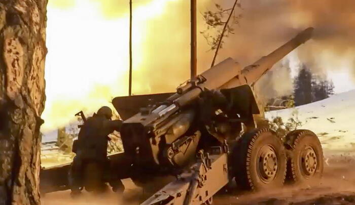 Ucraina – Mosca usa la superbomba Ancora esplosioni a Kherson