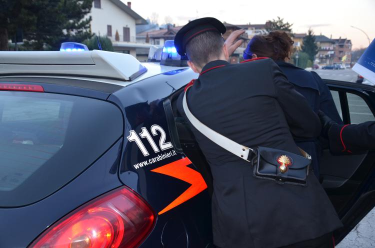 Solarino, già sottoposto a misure cautelare, viene sorpreso a spacciare: arrestato 49enne