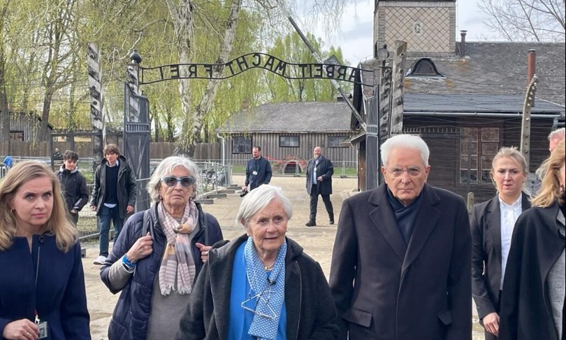 Il Presidente Mattarella in visita ad Auschwitz “bisogna ricordare che quello che vediamo è una piccola parte”