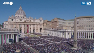 Pasqua, Papa Francesco celebra la messa in piazza San Pietro