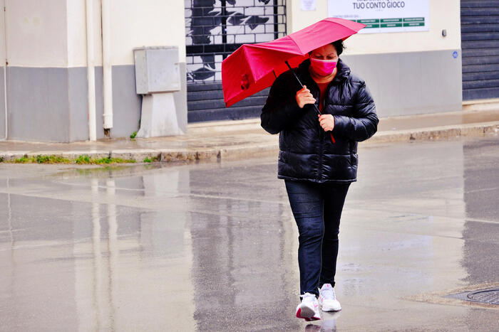 Maltempo – Domani allerta rossa nella Sicilia occidentale Scuole chiuse – Allarme arancione nel siracusano