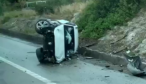 Incidente allo svincolo Siracusa Nord: impattano due auto (VIDEO)