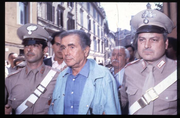 40 anni fa l’arresto di Tortora, condannato e infine assolto – Rutelli: ‘Targa sotto al Plaza’. Bonino: ‘Giustizia sia giusta’