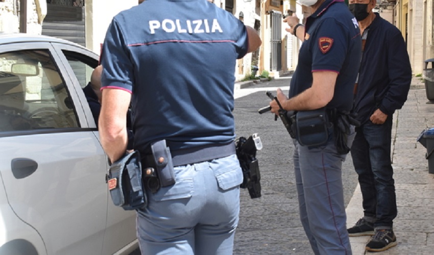 Siracusa – Violano il Daspo: denunciati otto tifosi della Digos