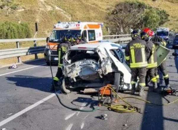 Caltanissetta, scontro sulla statale 626 Valle del Salso: due morti