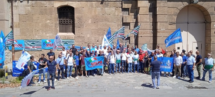 Palermo – Protesta agenti penitenziari siciliani davanti ad Ucciardone – Sindacati:  ‘gravissima carenza di organico’