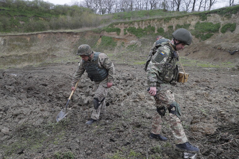 Ucraina – Kiev, attacco nella notte contro una base russa in Crimea