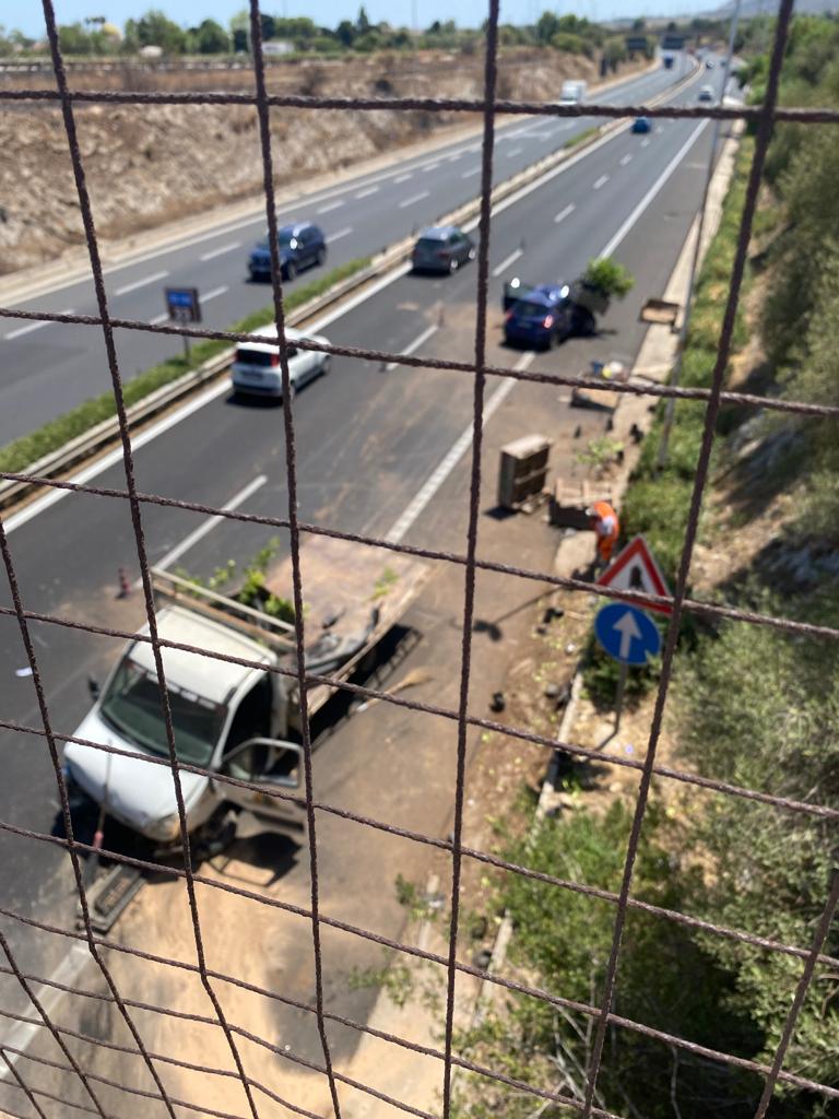 Incidente in autostrada direzione Siracusa nei pressi dello svincolo Cava di Sorciaro Priolo