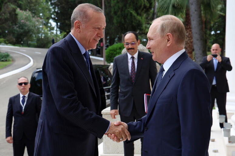Vertice a Sochi, Erdogan: ‘In arrivo un annuncio importante per l’Africa’