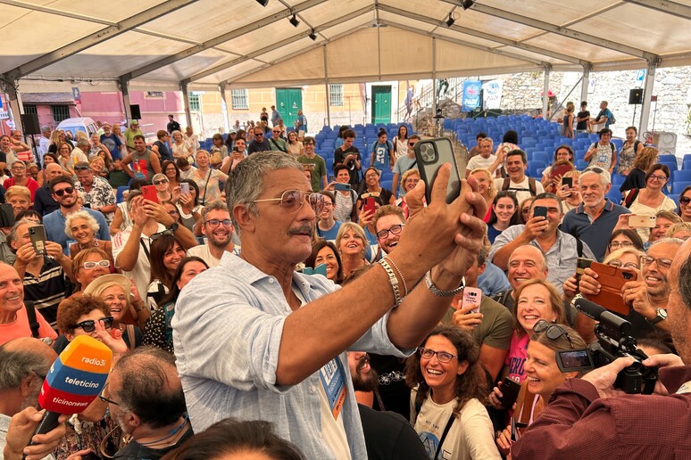 Fiorello show al Festival della Comunicazione di Camogli