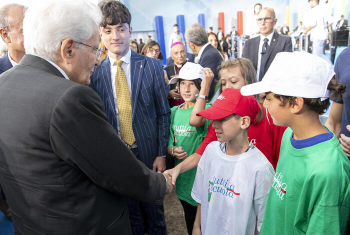 Mattarella inaugura l’anno scolastico  -‘La scuola è cammino di libertà. I migranti un grande potenziale’