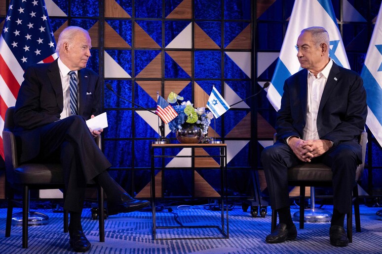 Biden in Israele da Netanyahu  – ‘Sembra che l’attacco a Gaza sia stato fatto dall’altra parte. Hamas non è tutti i palestinesi’