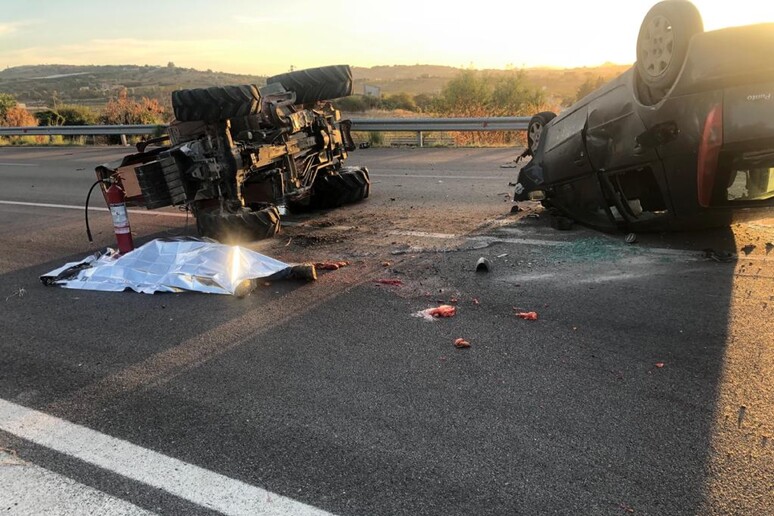 Campobello di Licata – Scontro auto-trattore, un morto e un ferito nell’agrigentino