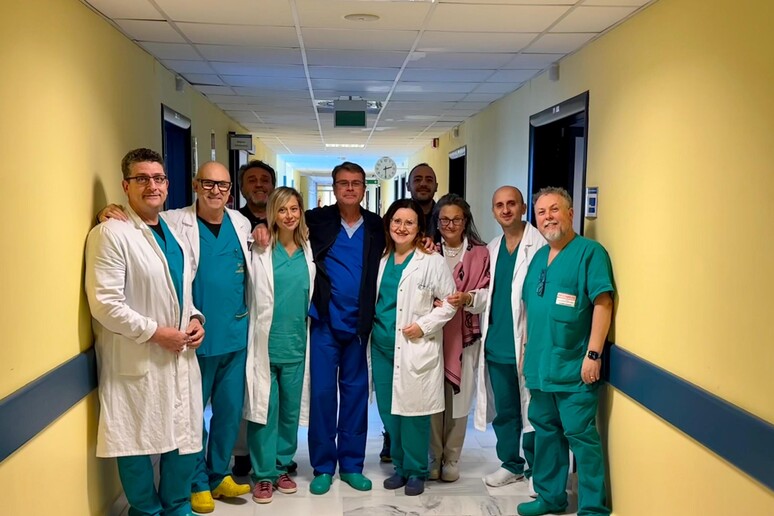 Ospedale ‘Gravina’ di Caltagirone: ‘Orecchio bionico’ a paziente con ipoacusia