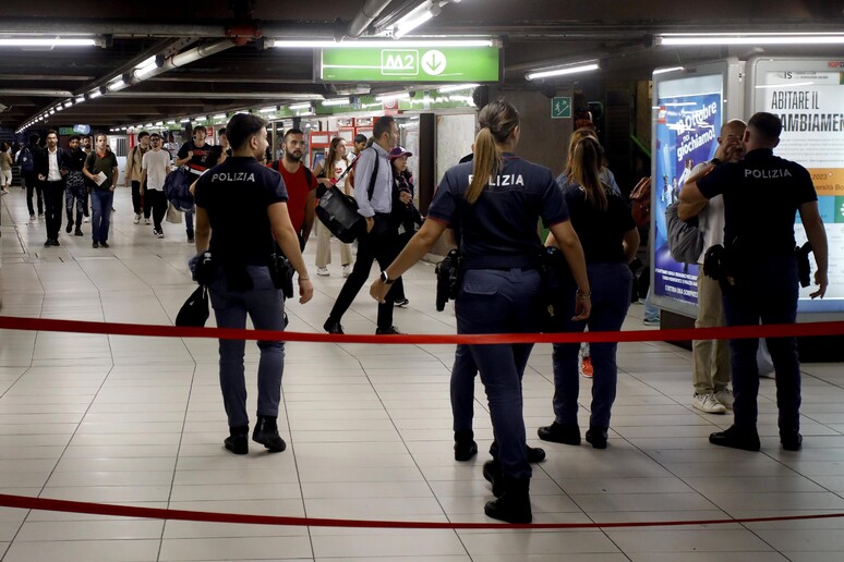 Ricercato per terrorismo, catturato nella metro di Milano – Aveva un coltello