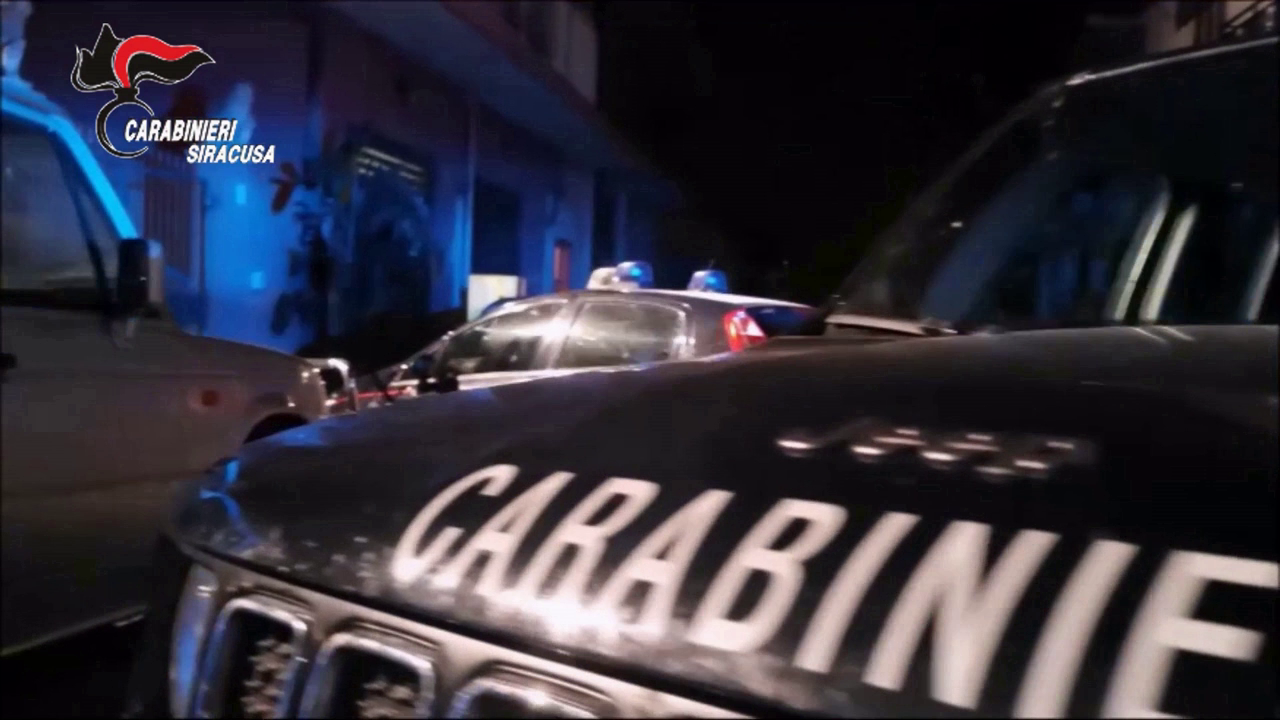 Siracusa – Operazione antidroga : blitz dei Carabinieri alla Borgata  – VIDEO