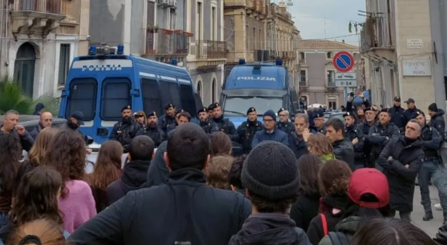 Catania, sgomberato lo Studentato 95100 in via Gallo: “Azione gravissima, si diano spiegazioni”