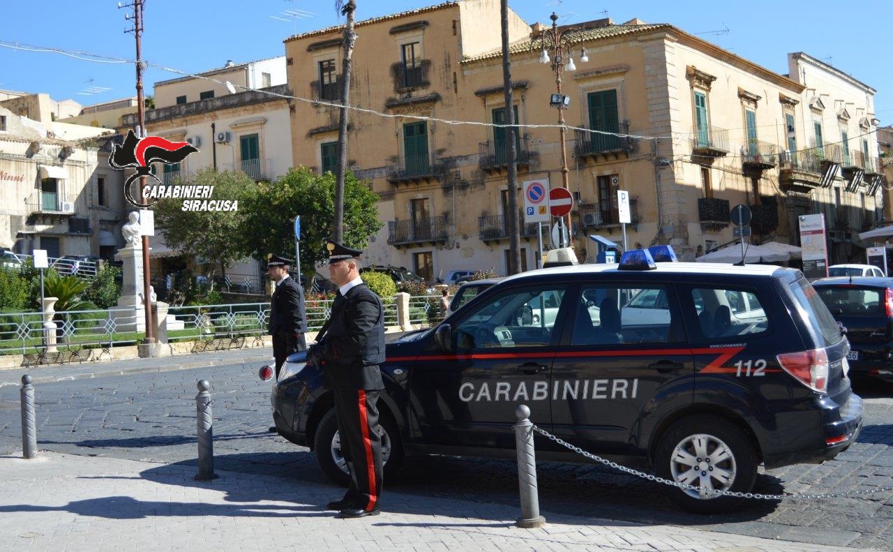 Noto – I carabinieri arrestano una 27enne. Deve scontare 3 anni per furto e truffa.