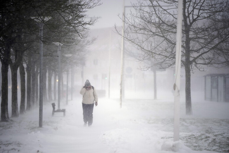 Maltempo – La Befana porta nubifragi e neve e in Sicilia venti forti