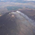 Etna, nuovo risveglio dopo l’ultima emergenza cenere: forte degassamento dal Cratere di Nord-Est