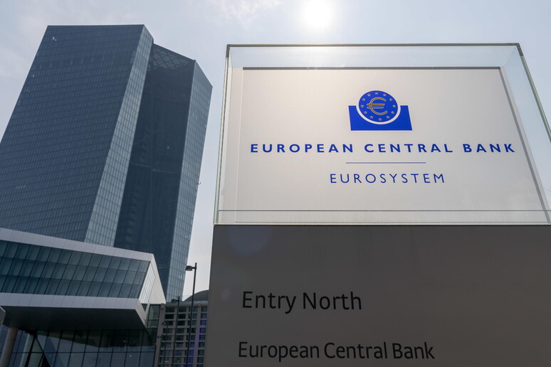 La Bce: tassi fermi al 4,50%, giù le stime sull’inflazione – Diretta conferenza stampa