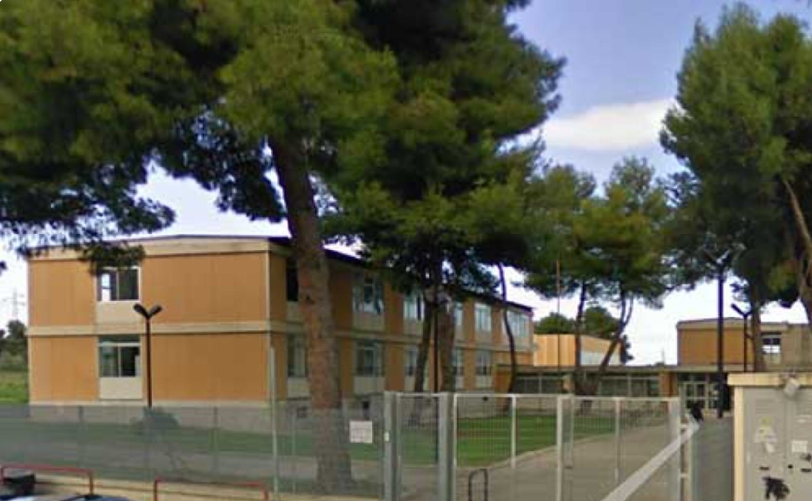 Priolo – Sospesi I lavori di demolizione dell’ex scuola La Pineta.