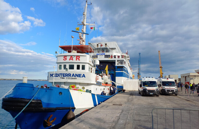 Fermo e multa da 10mila euro per la Mare Jonio