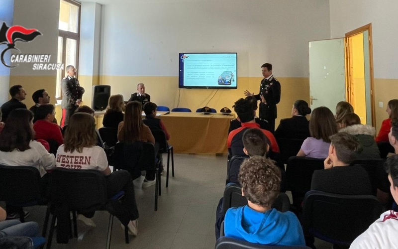  Palazzolo Acreide, scuola con i R.I.S. – Tecnica e strategie  nella lotta contro la criminalità